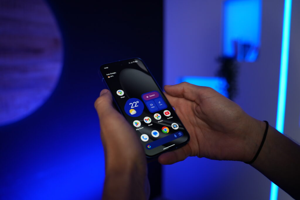 Le Google Pixel 10 // Source : Alfred Tertrais pour Numerama Le Google Pixel 10 // Source : Alfred Tertrais pour Numerama