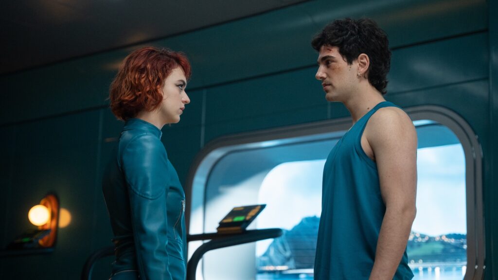 ATOMIC MONKEYS. Alicia Falcó as Asia, Pau Simon as Max in episode 06 of ATOMIC MONKEYS. Cr. Carla Oset/NETFLIX © 2024 ATOMIC MONKEYS. Alicia Falcó as Asia, Pau Simon as Max in episode 06 of ATOMIC MONKEYS. Cr. Carla Oset/NETFLIX © 2024