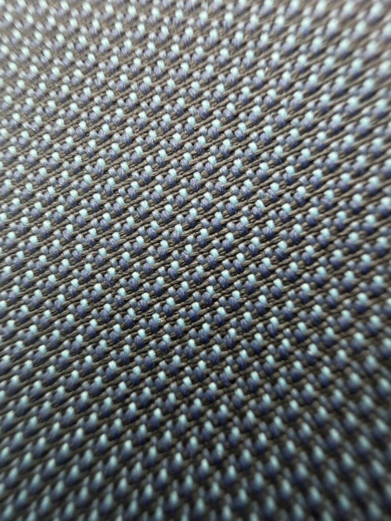 La coque TechWoven bleue de près La coque TechWoven bleue de près