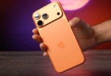 Le dos de l'iPhone 17 Pro Max est en deux parties. Le haut et les côtés sont en aluminium, une partie est en verre. // Source : Alfred Tertrais - Numerama Le dos de l'iPhone 17 Pro Max est en deux parties. Le haut et les côtés sont en aluminium, une partie est en verre. // Source : Alfred Tertrais - Numerama