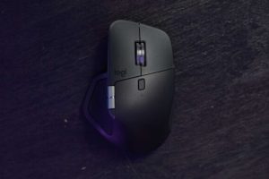 Esthétiquement, la Logitech MX Master 4 est très belle. Esthétiquement, la Logitech MX Master 4 est très belle.