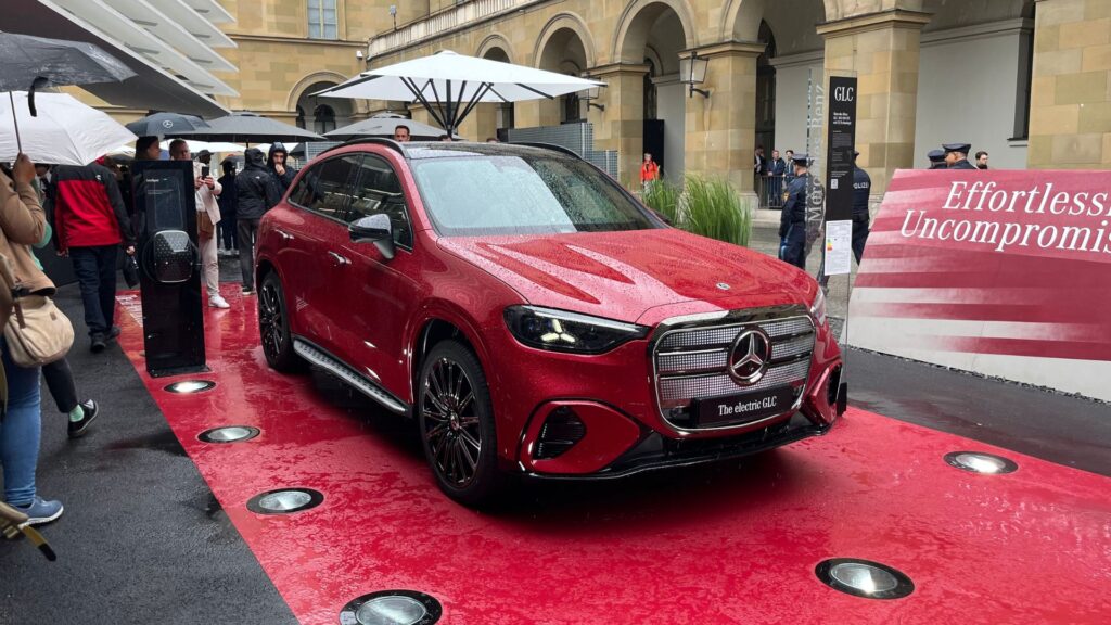 Le nouveau Mercedes GLC électrique à l'IAA de Munich // Source : Robin San Vicente pour Numerama Le nouveau Mercedes GLC électrique à l'IAA de Munich // Source : Robin San Vicente pour Numerama