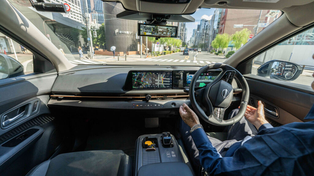 Test dans les rues de Tokyo de la conduite autonome Nissan // Source : Nissan Test dans les rues de Tokyo de la conduite autonome Nissan // Source : Nissan