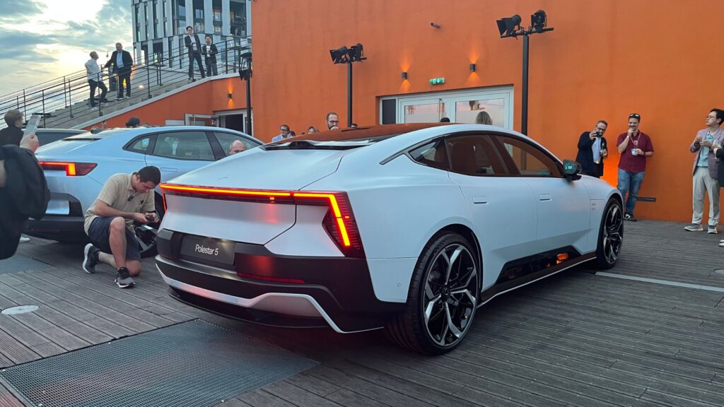 La Polestar 5 // Source : Robin San Vicente pour Numerama La Polestar 5 // Source : Robin San Vicente pour Numerama