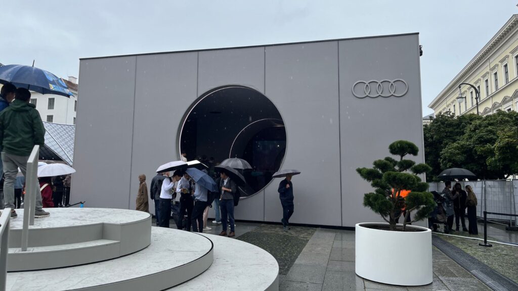 Les constructeurs allemands mettent le paquet pour leur stand au salon IAA de Munich // Source : Robin San Vicente pour Numerama Les constructeurs allemands mettent le paquet pour leur stand au salon IAA de Munich // Source : Robin San Vicente pour Numerama