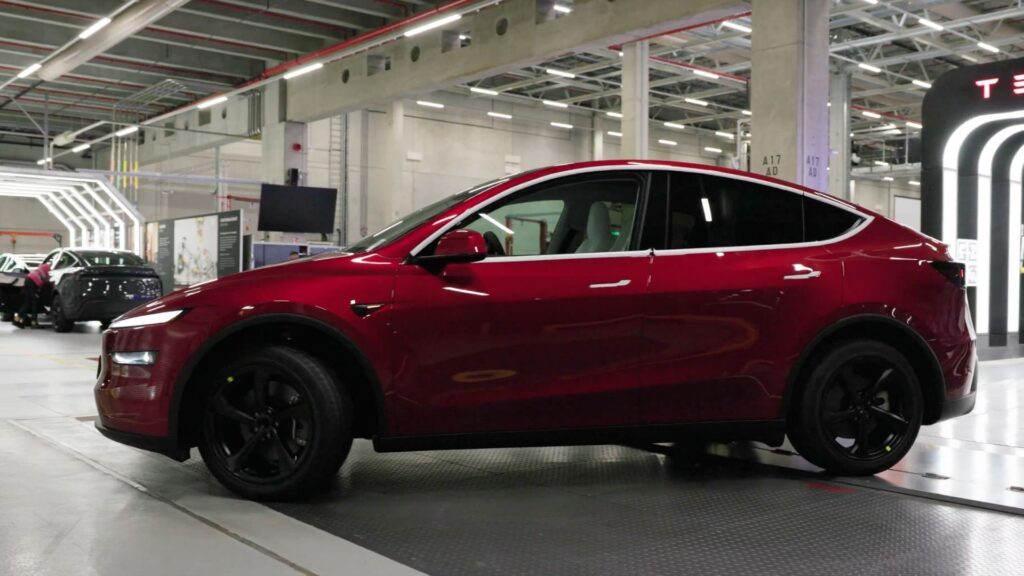 Le Tesla Model Y roule en totale autonomie avec le FSD à la Gigafactory de Berlin // Source : Tesla AI Le Tesla Model Y roule en totale autonomie avec le FSD à la Gigafactory de Berlin // Source : Tesla AI