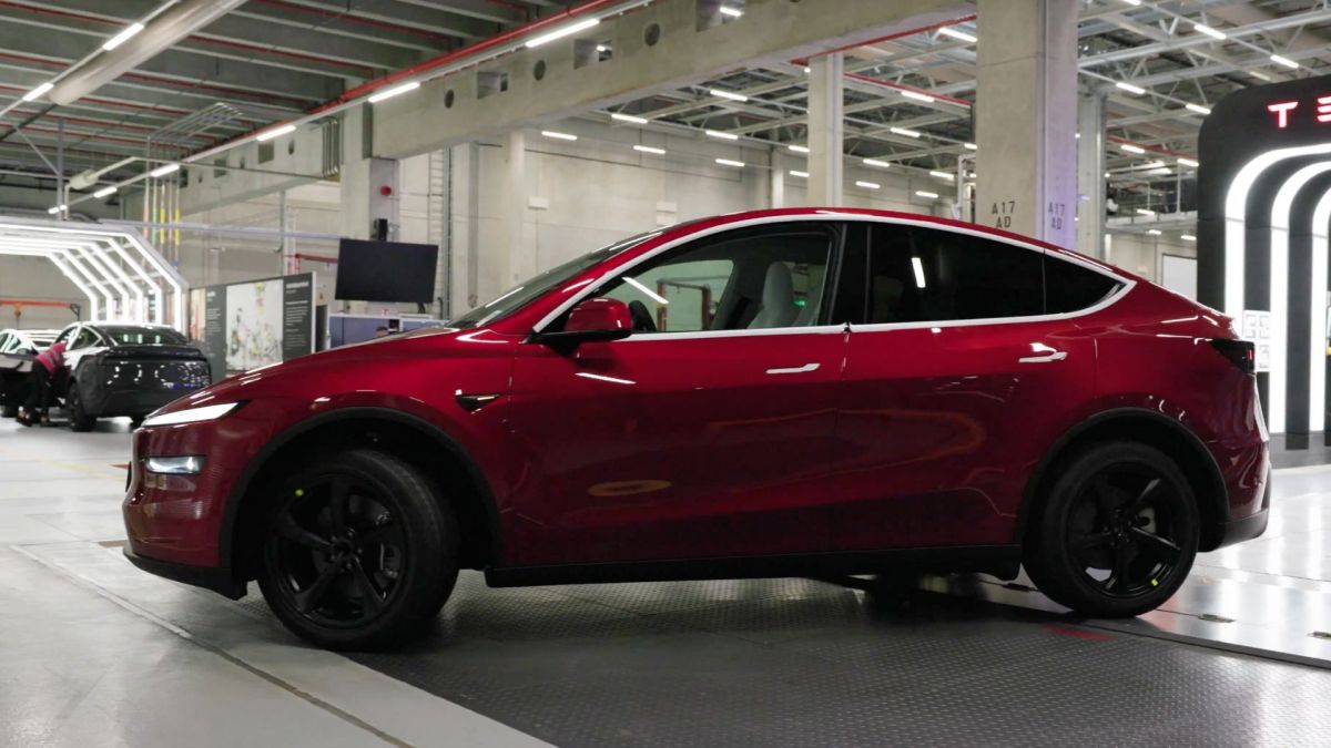 Le Tesla Model Y roule en totale autonomie avec le FSD à la Gigafactory de Berlin // Source : Tesla AI Le Tesla Model Y roule en totale autonomie avec le FSD à la Gigafactory de Berlin // Source : Tesla AI