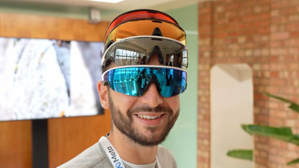 Toutes les couleurs des Oakley Meta Vanguard (désolé pour la photo). // Source : Numerama Toutes les couleurs des Oakley Meta Vanguard (désolé pour la photo). // Source : Numerama