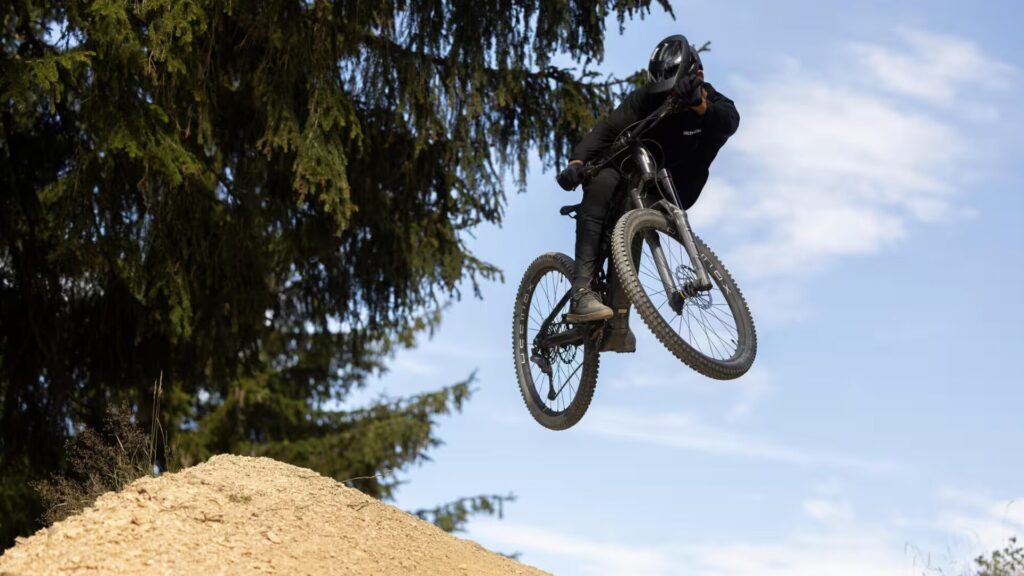 Le Rockrider E-FEEL 900S // Source : Decathlon