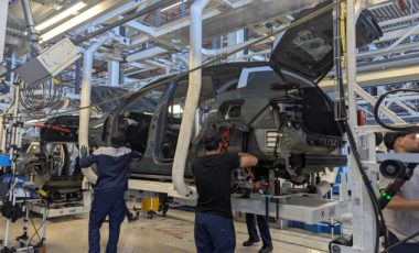 Production du Citroën C5 Aircross à l'usine de Rennes // Source : Raphaelle Baut pour Numerama