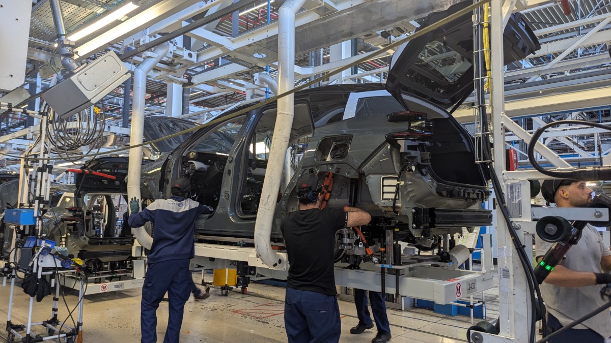 Production du Citroën C5 Aircross à l'usine de Rennes // Source : Raphaelle Baut pour Numerama Production du Citroën C5 Aircross à l'usine de Rennes // Source : Raphaelle Baut pour Numerama