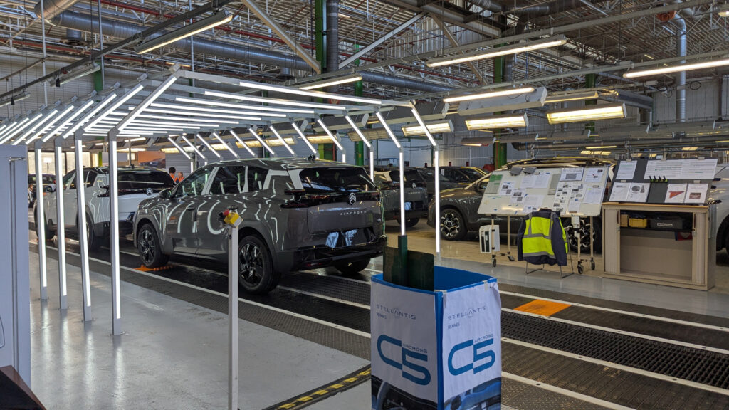Production du Citroën C5 Aircross à l'usine de Rennes // Source : Raphaelle Baut pour Numerama Production du Citroën C5 Aircross à l'usine de Rennes // Source : Raphaelle Baut pour Numerama