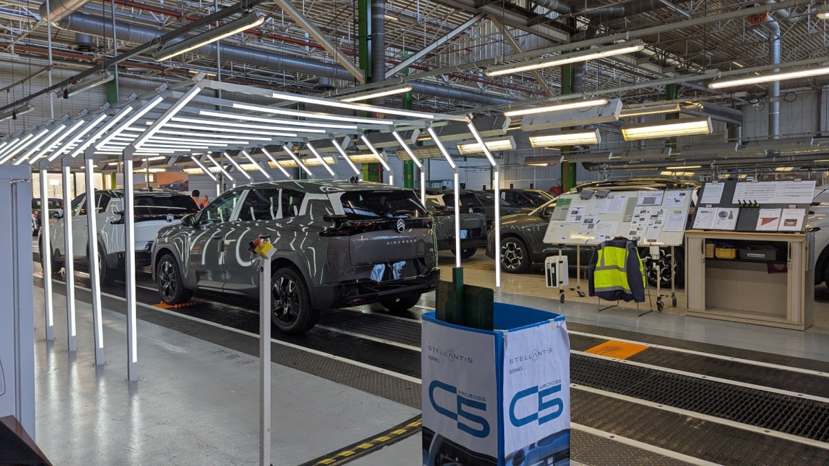 Production du Citroën C5 Aircross à l'usine de Rennes // Source : Raphaelle Baut pour Numerama Production du Citroën C5 Aircross à l'usine de Rennes // Source : Raphaelle Baut pour Numerama