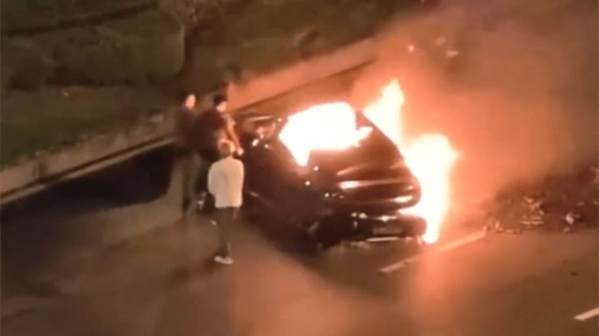 Une Xiaomi SU7 Ultra s'est enflammé après un violent crash // Source : 163.com Une Xiaomi SU7 Ultra s'est enflammé après un violent crash // Source : 163.com
