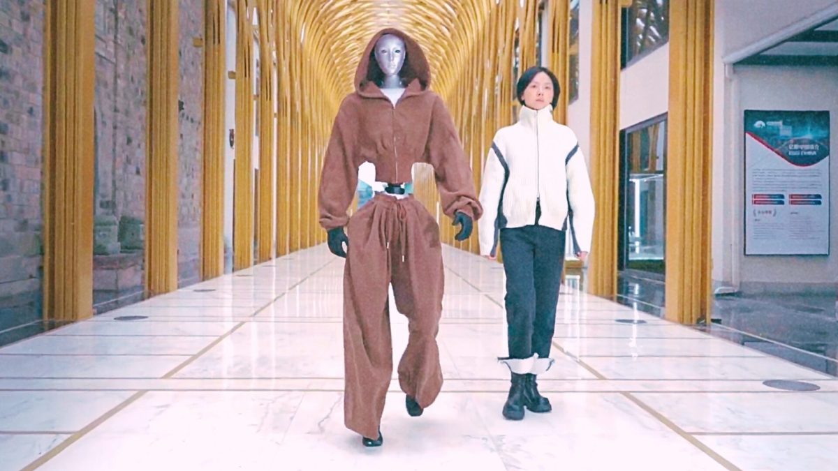 H2 est le nouveau robot humanoïde dévoilé le 20 octobre 2025 sur X par le fabricant chinois Unitree Robotics. // Source : Unitree Robotics H2 est le nouveau robot humanoïde dévoilé le 20 octobre 2025 sur X par le fabricant chinois Unitree Robotics. // Source : Unitree Robotics
