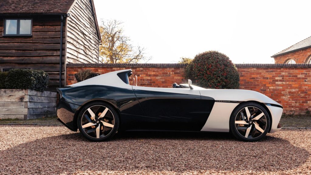 Le Longbow Speedster est une voiture électrique de sport sans toit ni pare-brise. // Source : Longbow Le Longbow Speedster est une voiture électrique de sport sans toit ni pare-brise. // Source : Longbow