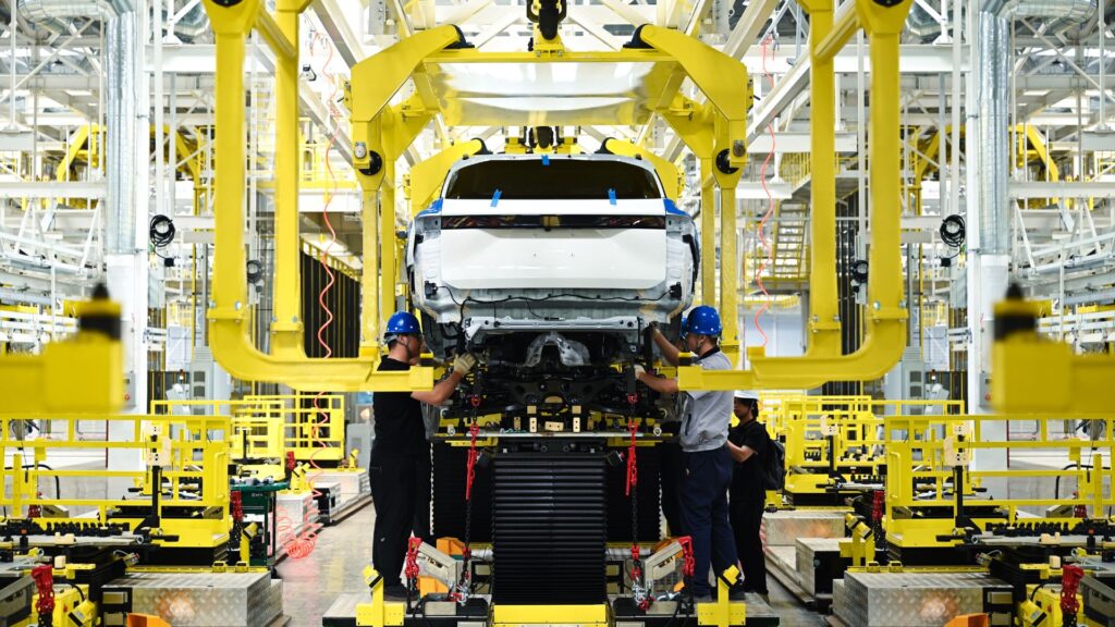 Une Omoda 7 en train d'être assemblée en Chine // Source : Omoda-Jaecoo