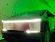 Un Tesla Cybertruck dans le Vegas Loop // Source : The Boring Company via X Un Tesla Cybertruck dans le Vegas Loop // Source : The Boring Company via X