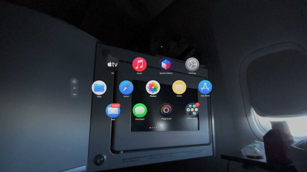 Le Vision Pro permet d'afficher des apps flottantes devant soi.