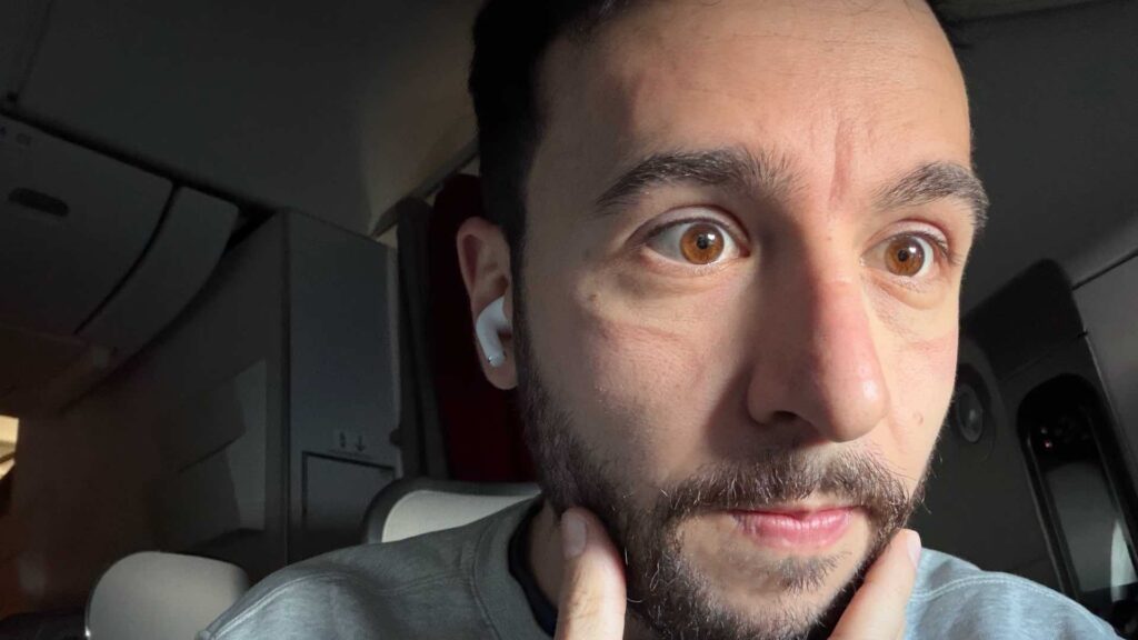 Même si la sangle appuie sur le haut du crâne, on a de grosses marques autour des yeux après une utilisation prolongée.