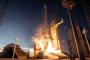 Décollage du lanceur Ariane 6 pour son vol VA265, le 4 novembre 2025 depuis le Centre Spatial Guyanais. // Source : CNES/ESA/Arianespace-ArianeGroup/Optique Vidéo CSG/P Piron, 2025