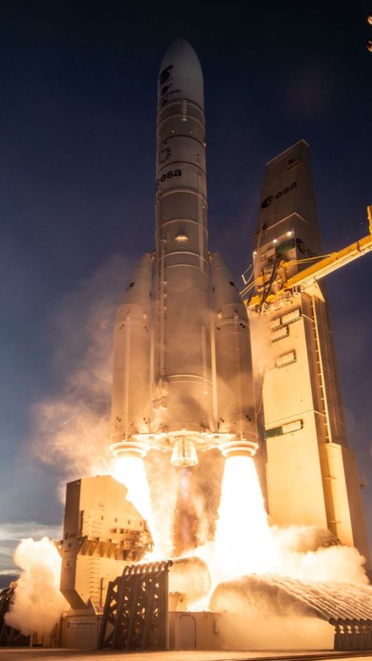Décollage du lanceur Ariane 6 pour son vol VA265, le 4 novembre 2025 depuis le Centre Spatial Guyanais. // Source : CNES/ESA/Arianespace-ArianeGroup/Optique Vidéo CSG/P Piron, 2025
