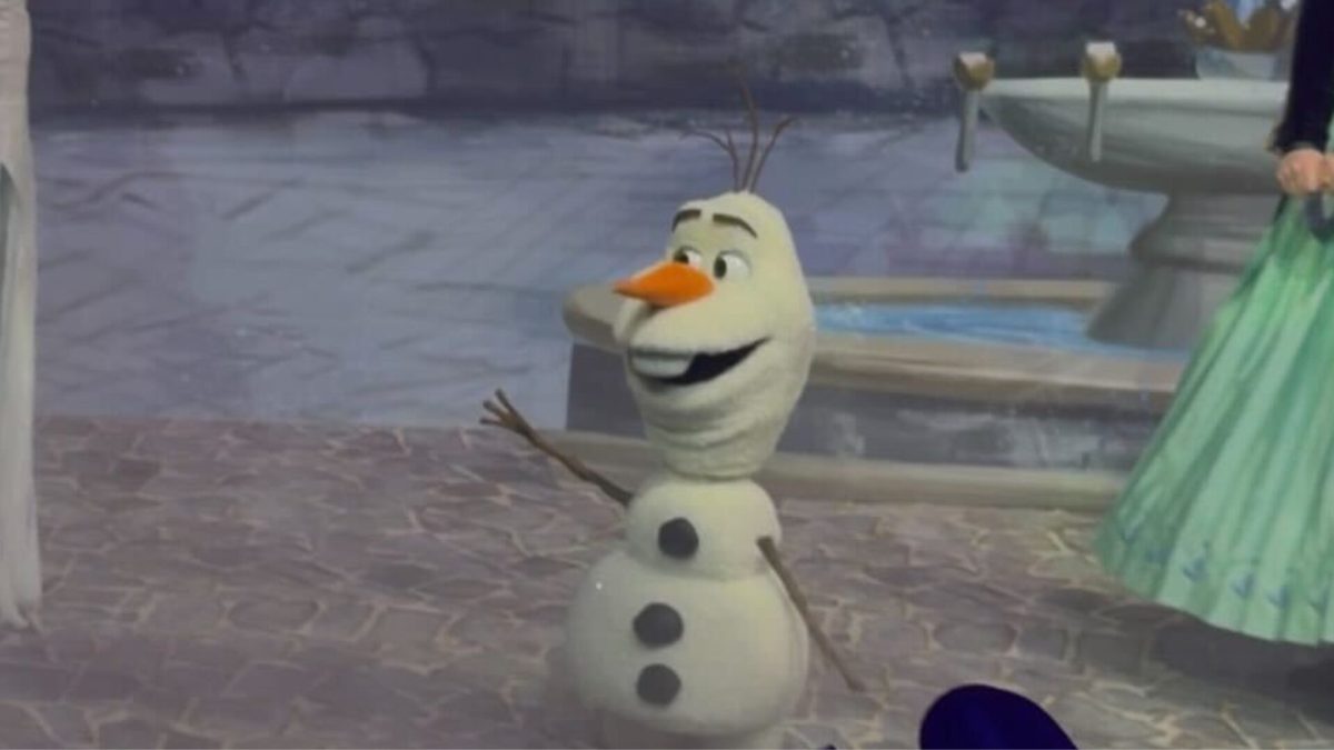 Le robot Olaf à Disneyland Paris. // Source : Numerama Le robot Olaf à Disneyland Paris. // Source : Numerama