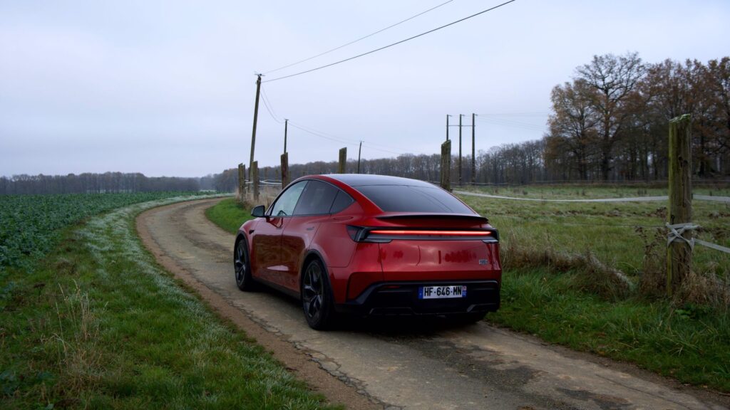 Le Tesla Model Y Performance (2025) à l'essai. // Source : Robin San Vicente pour Numerama