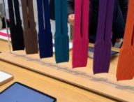 Dans son Apple Store samedi, Apple n'exposait plus que le petit modèle avec des miroirs, faute de stock pour le modèle long. Dans son Apple Store samedi, Apple n'exposait plus que le petit modèle avec des miroirs, faute de stock pour le modèle long.
