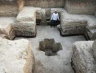 Excavation de la forme cruciforme sur le site Maya. // Source : Takeshi Inomata