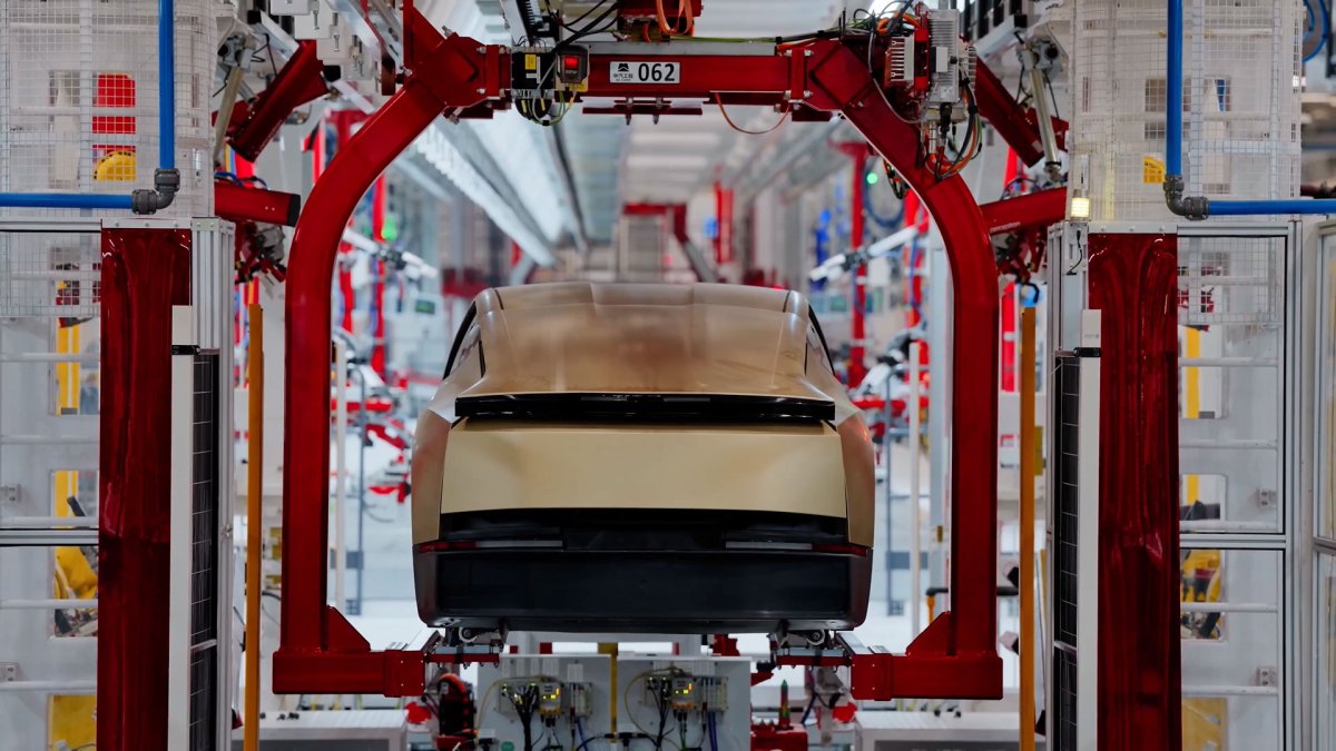 production Tesla Cybercab // Source : Capture live Tesla production Tesla Cybercab // Source : Capture live Tesla