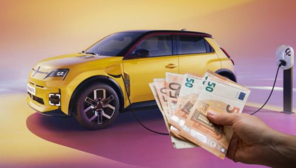 Le gouvernement a annoncé le maintien et l'augmentation des primes à l'achat d'une voiture électrique. // Source : Une par Robin San Vicente pour Numerama Le gouvernement a annoncé le maintien et l'augmentation des primes à l'achat d'une voiture électrique. // Source : Une par Robin San Vicente pour Numerama