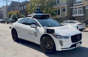 Un taxi Waymo à San Francisco. // Numerama Un taxi Waymo à San Francisco. // Numerama