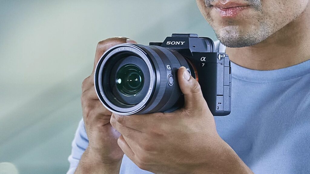 L'appareil photo hybride Sony a7 // Source : Sony L'appareil photo hybride Sony a7 // Source : Sony