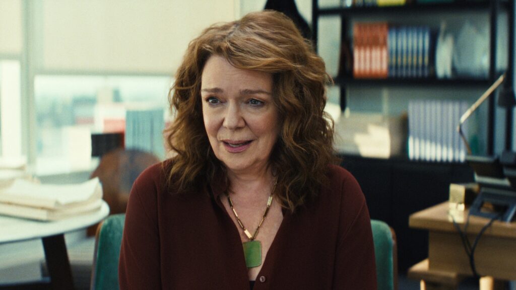 Deirdre O'Connell dans The Beast in Me // Source : Netflix Deirdre O'Connell dans The Beast in Me // Source : Netflix