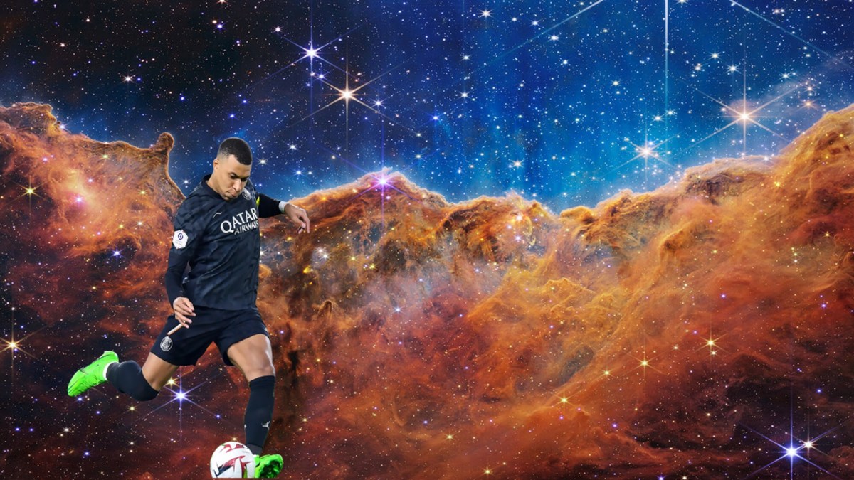 Mbappé jouant sur la nébuleuse de la Carène vue par le JWST. Montage Numerama Mbappé jouant sur la nébuleuse de la Carène vue par le JWST. Montage Numerama