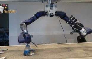 Un robot avec une IA permettra d'aider les archéologues dans leur reconstitution des fresques fragmentées de Pompéi. // Source : Site de Pompéi  «Pompeii, RePAIR The research project for the reassembly of fragmented frescoes using an “intelligent robot” comes to an end »