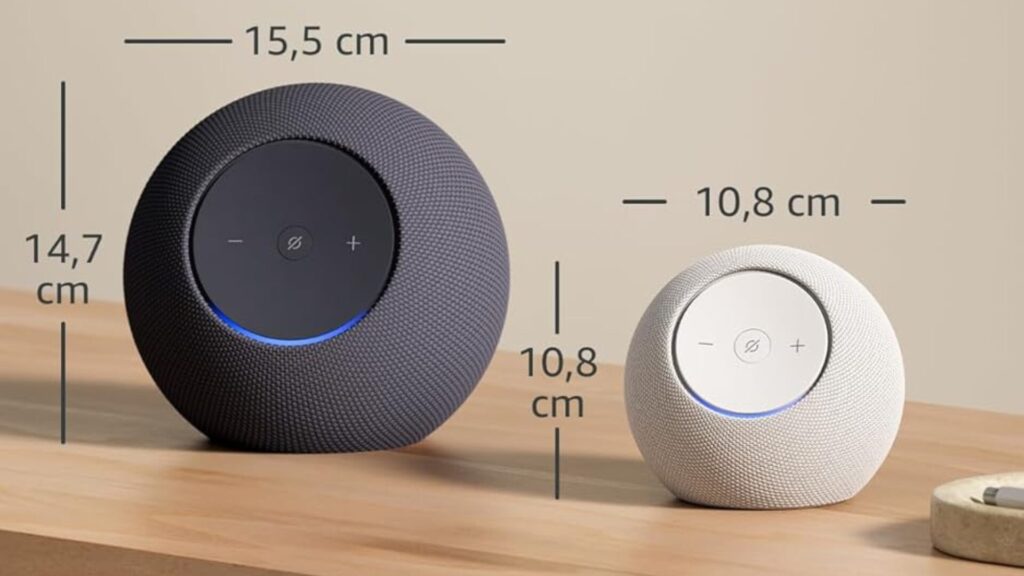 L'Echo Studio à côté de L'Echo Dot Max. // Source : Amazon L'Echo Studio à côté de L'Echo Dot Max. // Source : Amazon