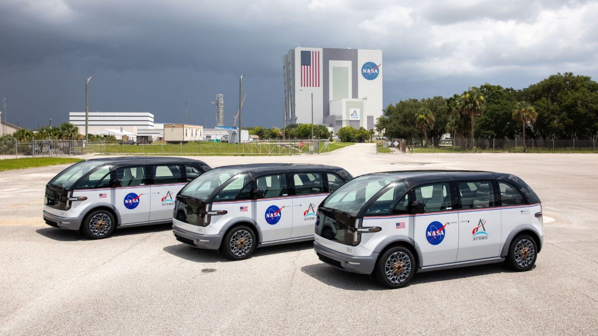 Les navettes électriques de Canoo pour la NASA. // Source : NASA Les navettes électriques de Canoo pour la NASA. // Source : NASA
