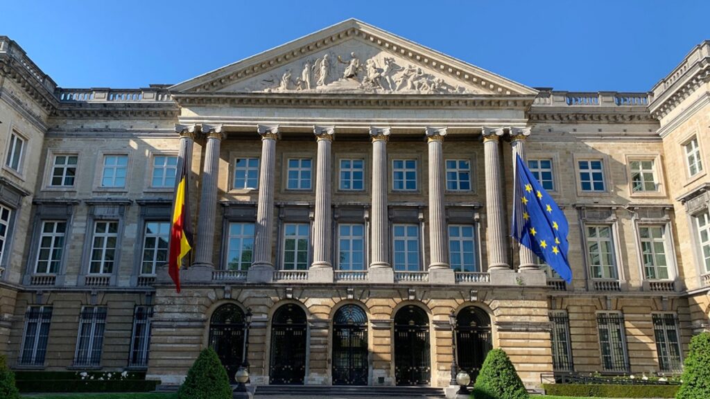 La Chambre des représentants se situe à Bruxelles à l'intérieur du Palais de la Nation // Source : Image Wikipedia La Chambre des représentants se situe à Bruxelles à l'intérieur du Palais de la Nation // Source : Image Wikipedia