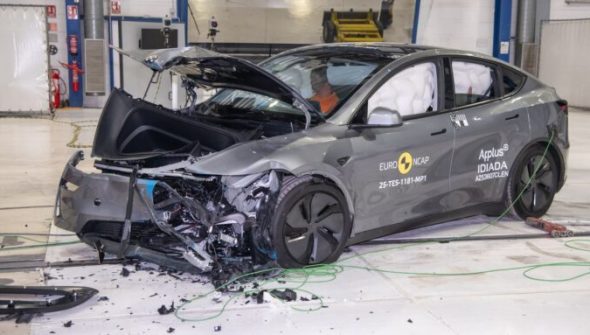 Le Tesla Model Y (2025) aux crash-tests Euro NCAP // Source : Euro NCAP Le Tesla Model Y (2025) aux crash-tests Euro NCAP // Source : Euro NCAP