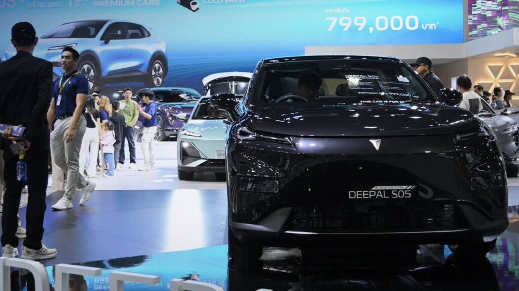 Deepal S05 au salon automobile de Bangkok // Source : Changan Deepal S05 au salon automobile de Bangkok // Source : Changan