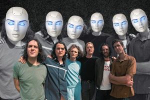 « Ça fait des années qu'on dit m**** à Spotify », ils suppriment leur musique de la plateforme et sont remplacés par un clone IA // Source : Montage Numerama