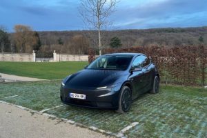 Le nouveau Tesla Model Y Standard à l'essai. // Source : Robin San Vicente pour Numerama