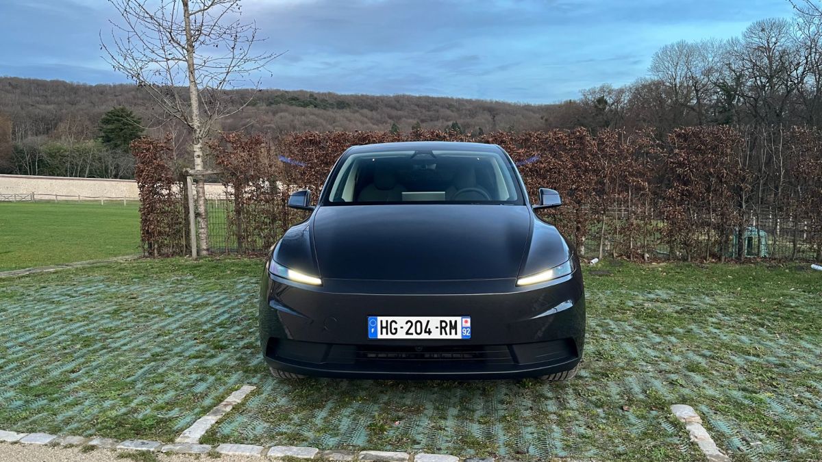 Le nouveau Tesla Model Y Standard à l'essai. // Source : Robin San Vicente pour Numerama Le nouveau Tesla Model Y Standard à l'essai. // Source : Robin San Vicente pour Numerama