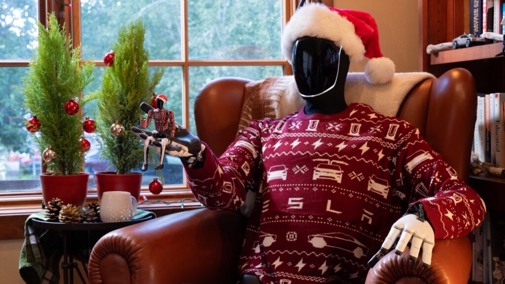 Optimus Santa // Source : Tesla Optimus Santa // Source : Tesla