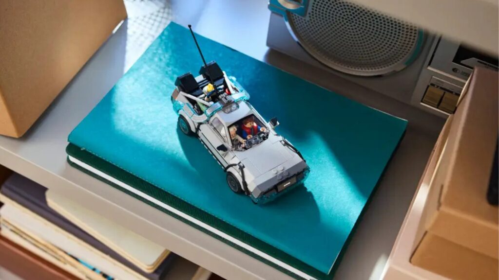 La machine à remonter le temps de Retour vers le futur // Source : Lego La machine à remonter le temps de Retour vers le futur // Source : Lego