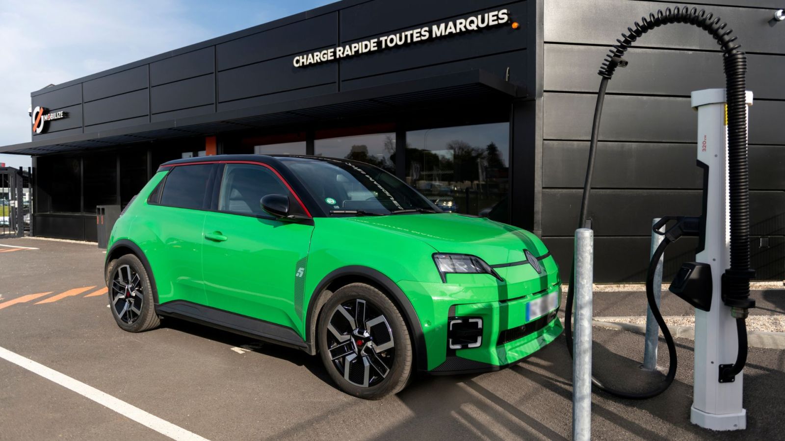 Renault, Stellantis et Aramis Auto s’engagent à afficher la santé des batteries d’occasion