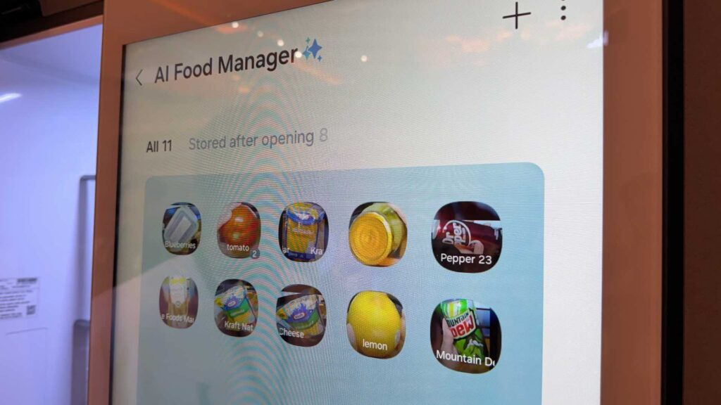 L'application AI Food Manager indique ce qu'il y a dans le réfrigérateur. L'application AI Food Manager indique ce qu'il y a dans le réfrigérateur.