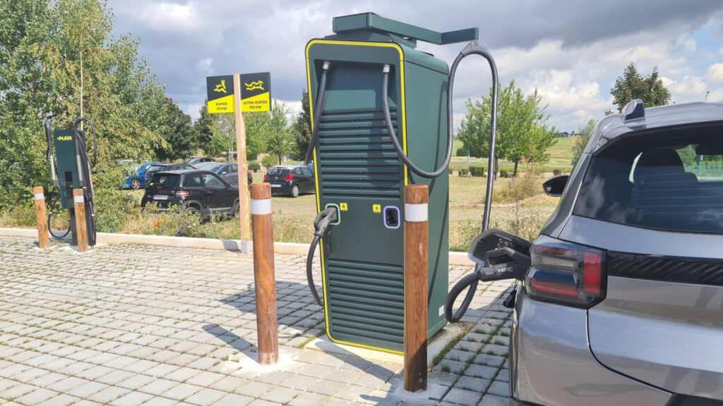 Le Plein station de recharge // Source : Le Plein Le Plein station de recharge // Source : Le Plein